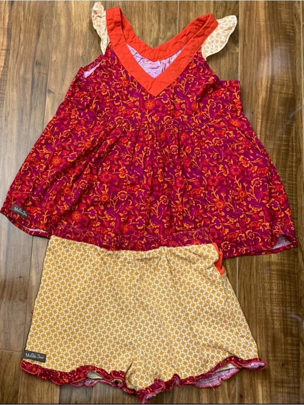 Matilda Jane Beach Bonfire Swing Top And Woodrose Mixed Print Shorts Size 10